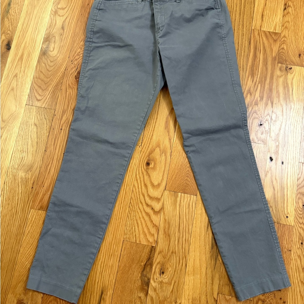 Old Navy Gray Chino Pants Straight-Leg Design